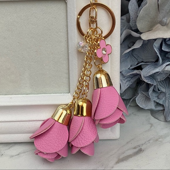 Pink Triple Rose Charm with Beads Keychain - Picture 2 of 15